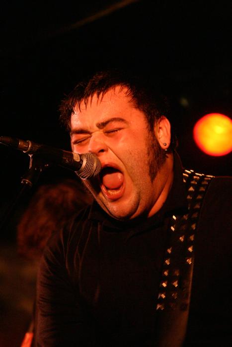Alexisonfire_punkoryan_300404_01.jpg
