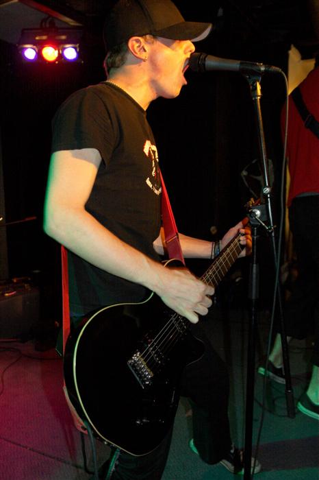 Closet_Monster_punkoryan_111104_021.jpg