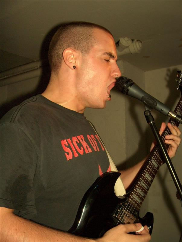 Poser_Disposer_120603_011_jpg.jpg