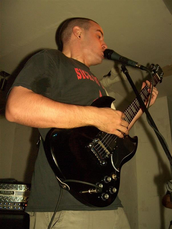 Poser_Disposer_120603_009_jpg.jpg