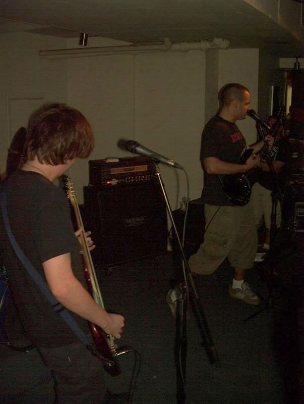 Poser_Disposer_120603_003_jpg.jpg