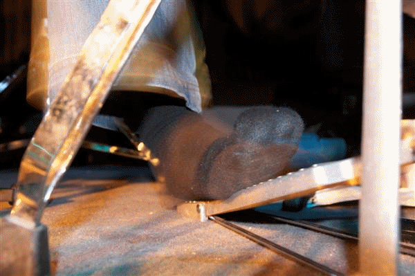 Chris_Feet_110305.gif