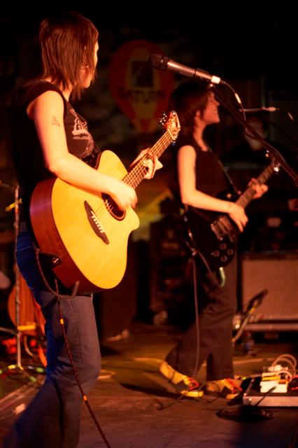 Tegan_and_Sara_punkoryan_100205_020.jpg