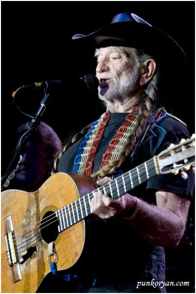 willie nelson - punkoryan - 280406 01.jpg
