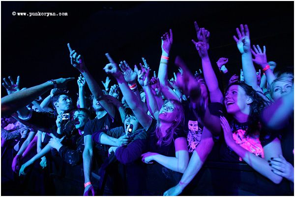 (Digital Image) Edmonton, AB: April 5, 2007: Fans cheer as 30 Seconds to Mars performs at Taste of Chaos, April 5, 2007 at Shaw