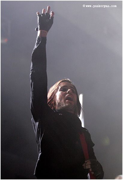 (Digital Image) Edmonton, AB: April 5, 2007: Jared Leto, guitar and vocalist with 30 Seconds to Mars performs at Taste of Chaos,