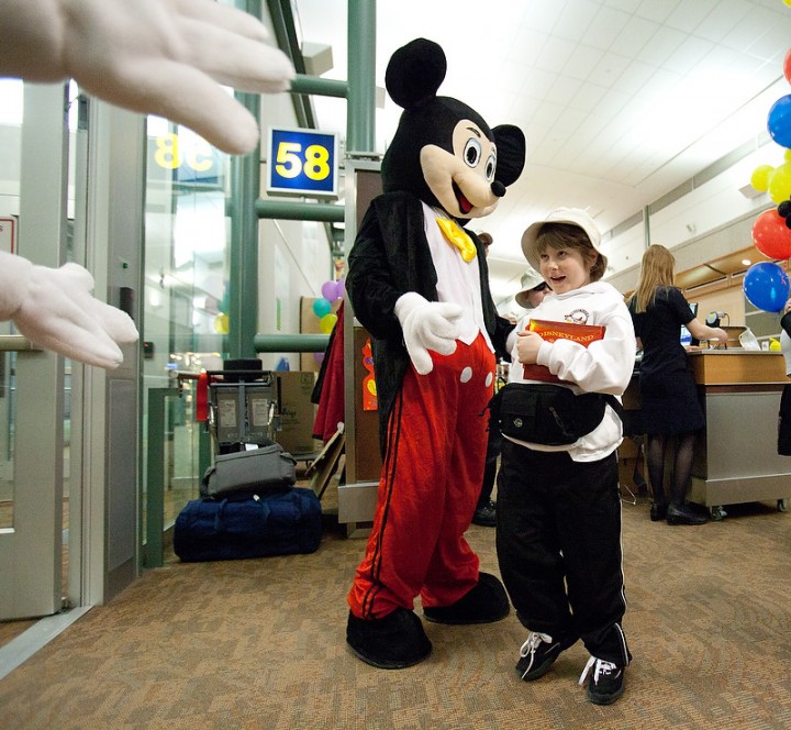 Photo Story: Kids spend a day at Disneyland with Dreams Take Flight ...